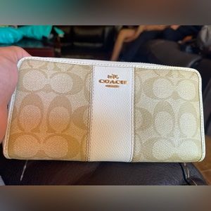 COACH long wallet in white leather and monogram canvas